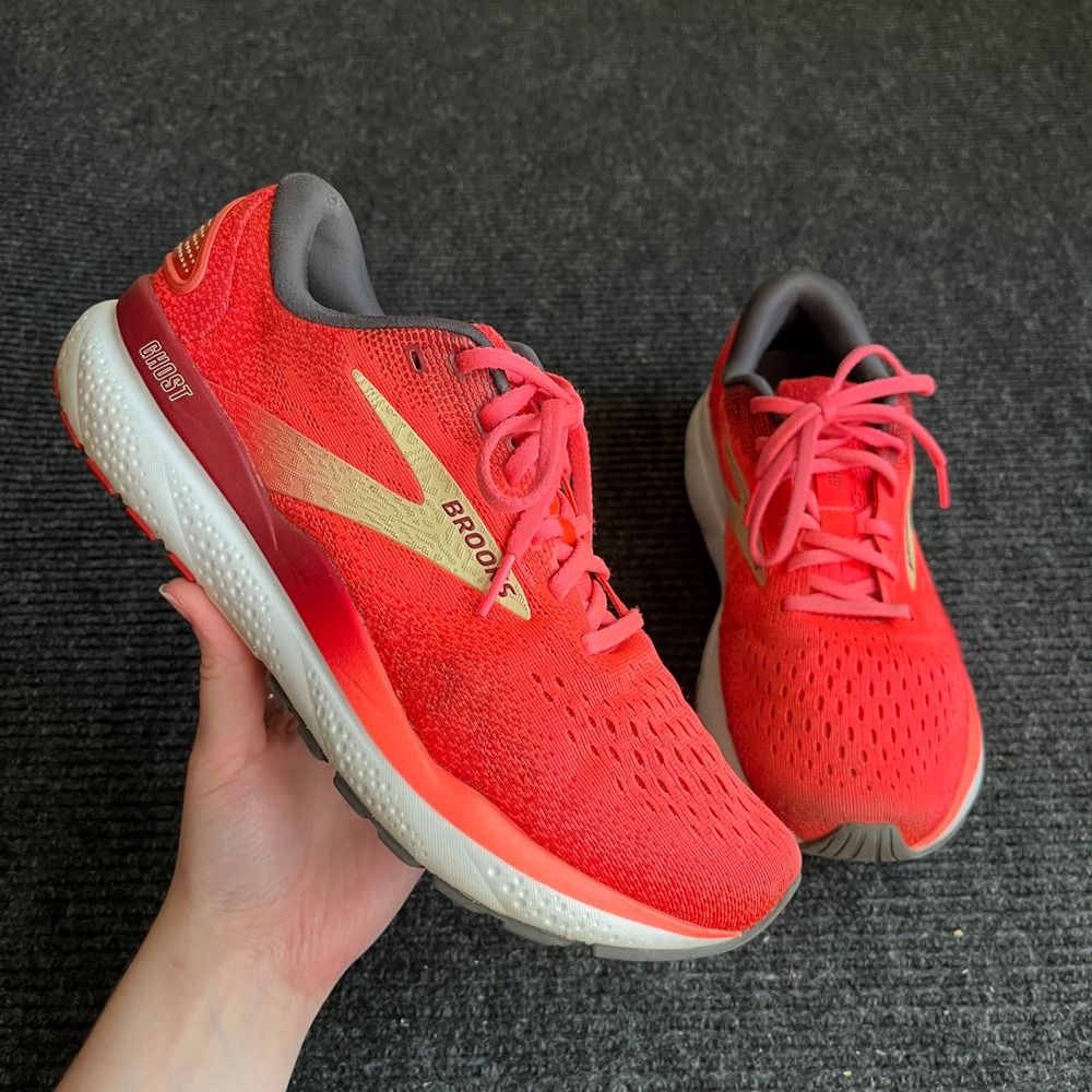 Brooks Ghost 15 Running Shoes Womens 10 neon pink Gold DNA LOFT v2 athletic